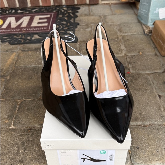 a new day Shoes - A New Day Glossy Black Pointed Heels